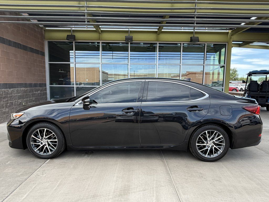 Used 2016 Lexus ES 350 w/ Navigation System Package FWD image 7
