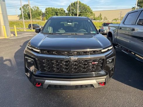 Used 2025 Chevrolet Traverse Z71 w/ Driver Confidence Package AWD/4WD image 3