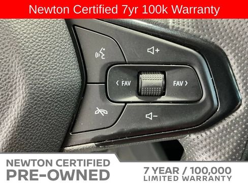 Used 2025 Chevrolet Trax LS FWD image 31