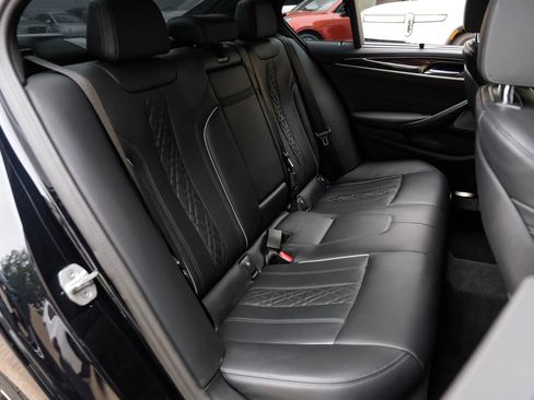 Used 2023 BMW M550i xDrive w/ Executive Package AWD/4WD image 48