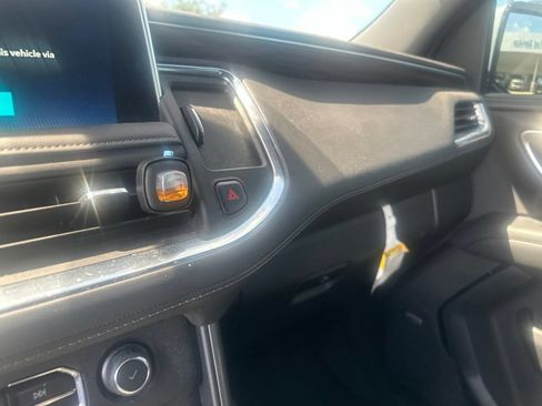 Used 2024 Chevrolet Tahoe Z71 w/ Luxury Package AWD/4WD image 17