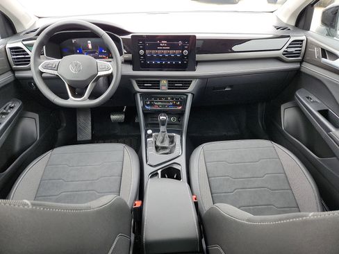 New 2026 Volkswagen Taos SE image 11