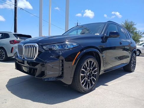 New 2026 BMW X5 xDrive50e image 3