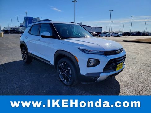 Used 2021 Chevrolet TrailBlazer LT w/ Convenience Package image 1