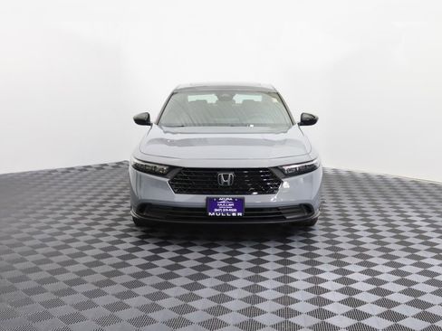Used 2023 Honda Accord Sport image 4