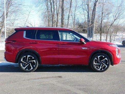 Used 2025 Mitsubishi Outlander SEL image 8