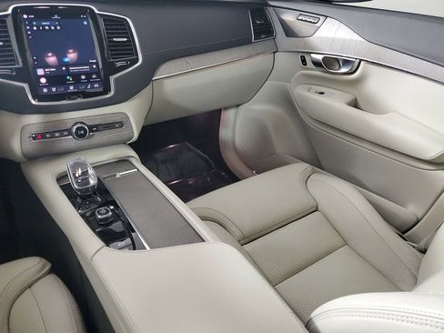 Certified 2024 Volvo XC90 T8 Ultimate w/ Lounge Package image 19
