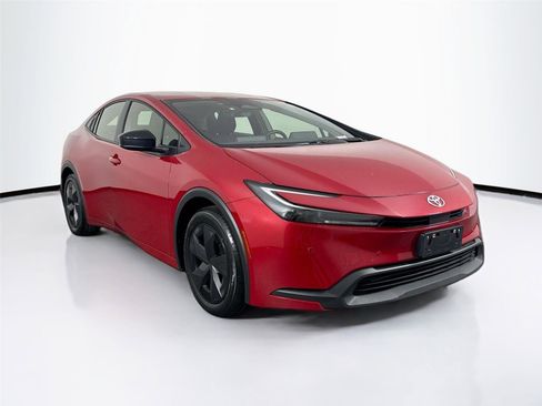 Used 2024 Toyota Prius LE image 4
