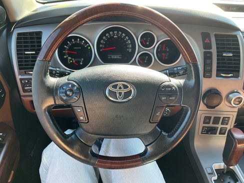 Used 2012 Toyota Sequoia Platinum image 19