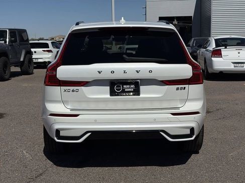 Certified 2023 Volvo XC60 B5 Plus image 8