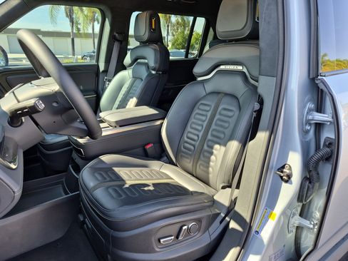 Used 2025 Rivian R1S Adventure Dual AWD/4WD image 16