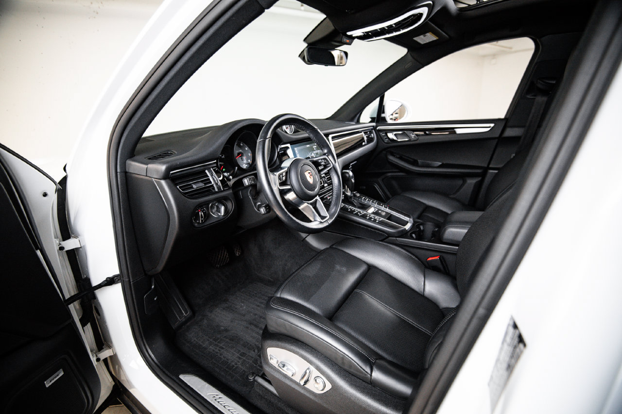 Certified 2020 Porsche Macan S AWD/4WD image 4