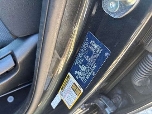 Used 2025 Kia Soul LX w/ LX Technology Package FWD image 28