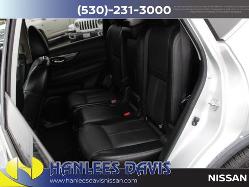 Used 2018 Nissan Rogue SL FWD image 15