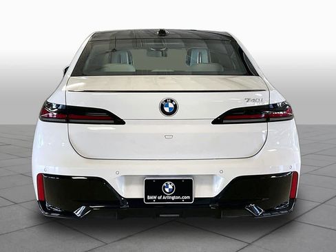 Used 2026 BMW 740i RWD image 4