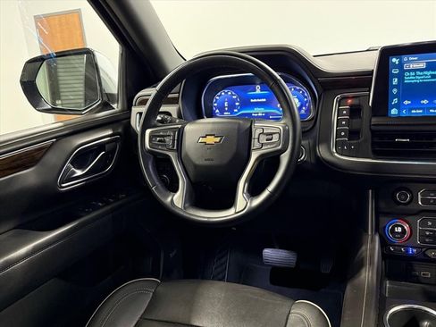 Used 2023 Chevrolet Suburban Premier image 11