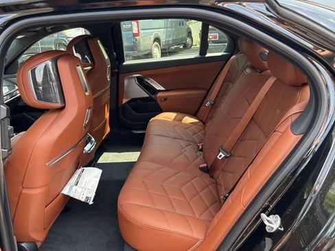 Used 2025 BMW 750e xDrive image 16