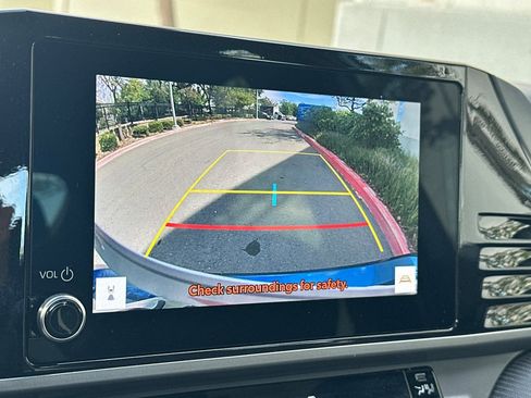 Used 2025 Toyota Camry SE image 26