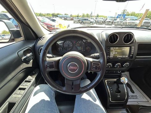 Used 2017 Jeep Patriot 4WD image 29