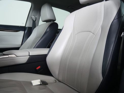 Used 2019 Lexus RX 350 FWD w/ Navigation Package image 11