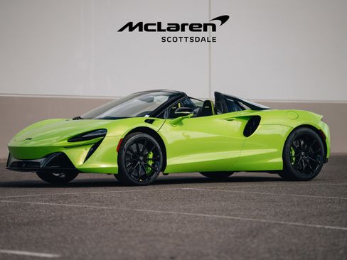 Used 2025 McLaren Artura Performance image 4