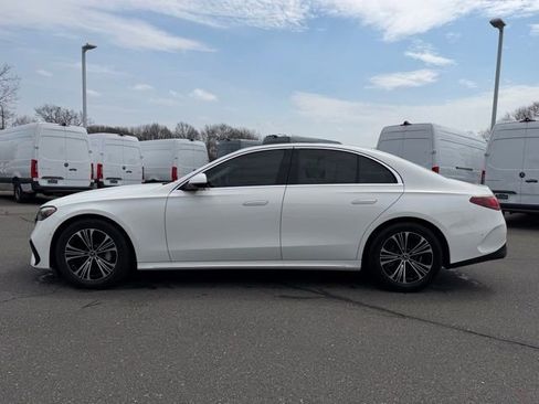 Used 2024 Mercedes-Benz E 350 4MATIC Sedan image 4