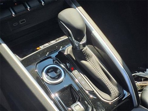 New 2025 Chevrolet Colorado LT w/ LT Convenience Package image 14