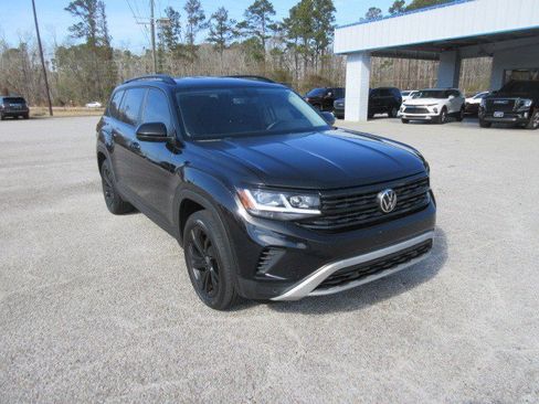 Used 2022 Volkswagen Atlas SE image 4