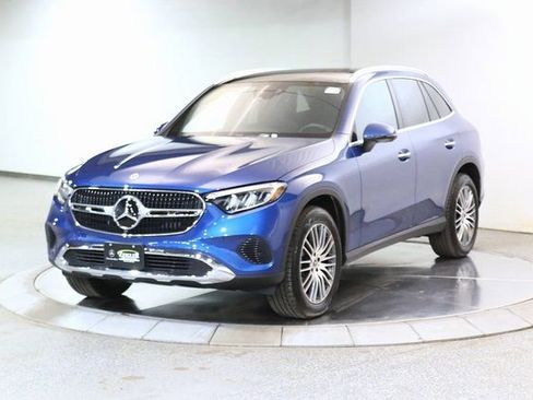 Used 2025 Mercedes-Benz GLC 300 4MATIC image 12