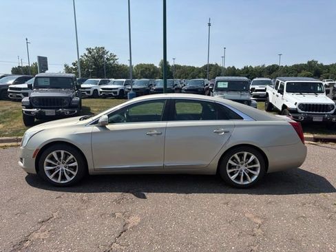 Used 2016 Cadillac XTS Luxury FWD image 2