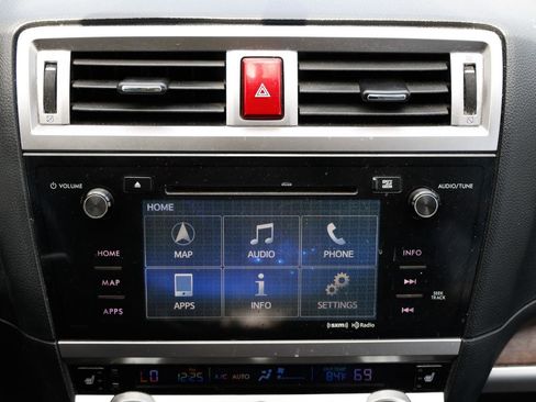 Used 2016 Subaru Outback 2.5i Limited image 32