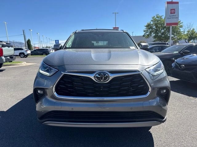 Used 2026 Toyota Highlander Platinum AWD/4WD image 2