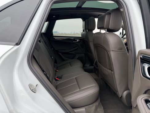 Certified 2023 Porsche Macan image 19