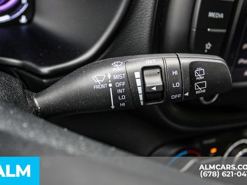 Used 2025 Kia Soul LX w/ LX Technology Package FWD image 30