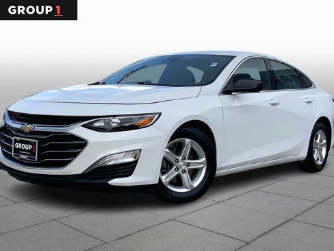 Used 2023 Chevrolet Malibu LS image 1