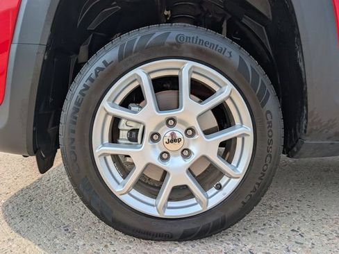 Used 2023 Jeep Renegade Latitude w/ Premium Group AWD/4WD image 11