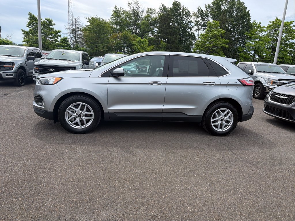Used 2023 Ford Edge SEL w/ Convenience Package AWD/4WD image 2