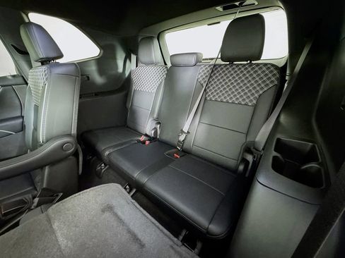 Used 2025 GMC Acadia Denali image 30