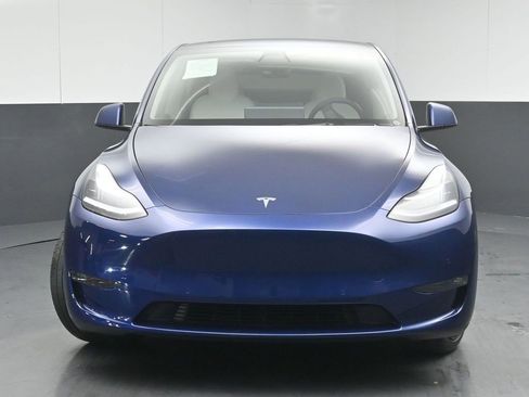 Used 2022 Tesla Model Y Long Range image 2