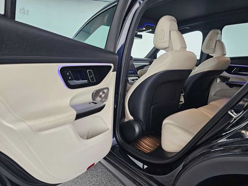Certified 2023 Mercedes-Benz GLC 300 w/ Pinnacle Trim Package image 15