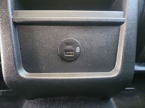 Used 2022 Ford Edge SEL image 14