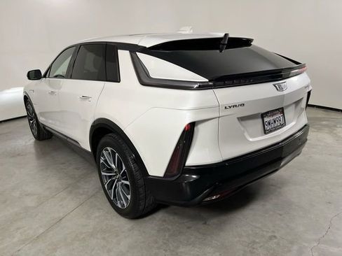 Used 2024 Cadillac Lyriq Sport image 33