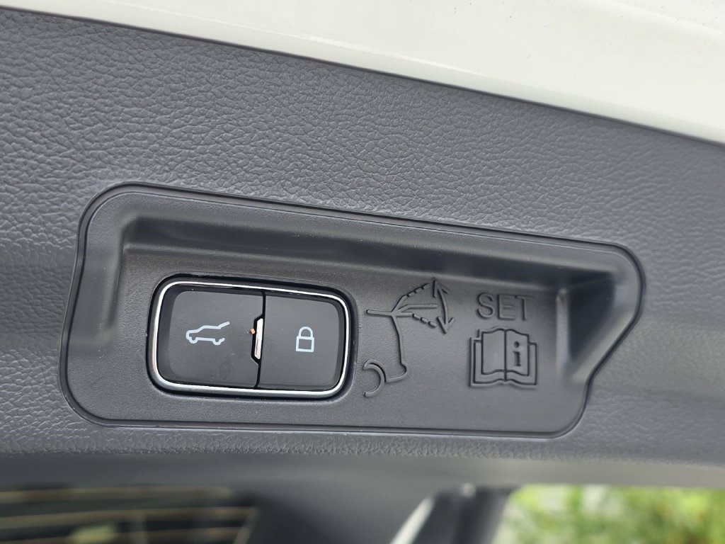 Used 2026 Ford Explorer ST-Line RWD image 13