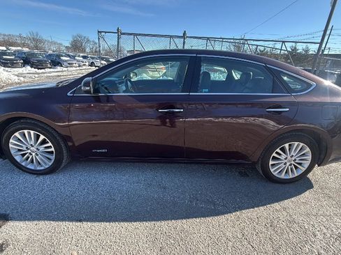 Used 2014 Toyota Avalon Limited w/ Technology Package image 8