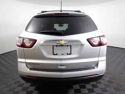 Used 2017 Chevrolet Traverse LS FWD image 13