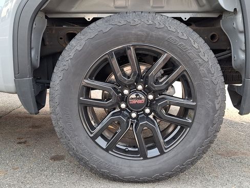 Used 2024 GMC Sierra 1500 Elevation AWD/4WD image 9