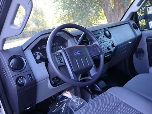 Used 2012 Ford F550 XL w/ Payload Upgrade Pkg image 21