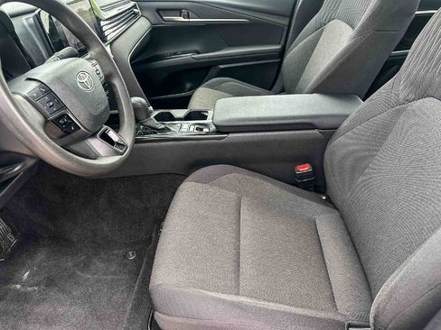 Used 2025 Toyota Camry LE image 13