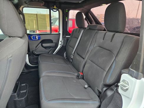 Used 2023 Jeep Wrangler Unlimited Rubicon 4xe image 31