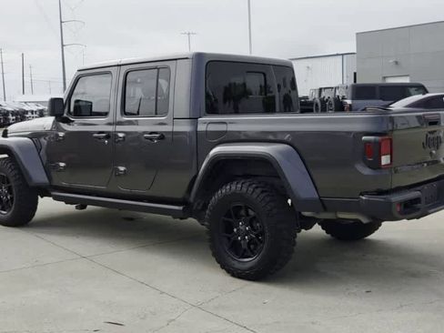Used 2025 Jeep Gladiator Sport AWD/4WD image 6